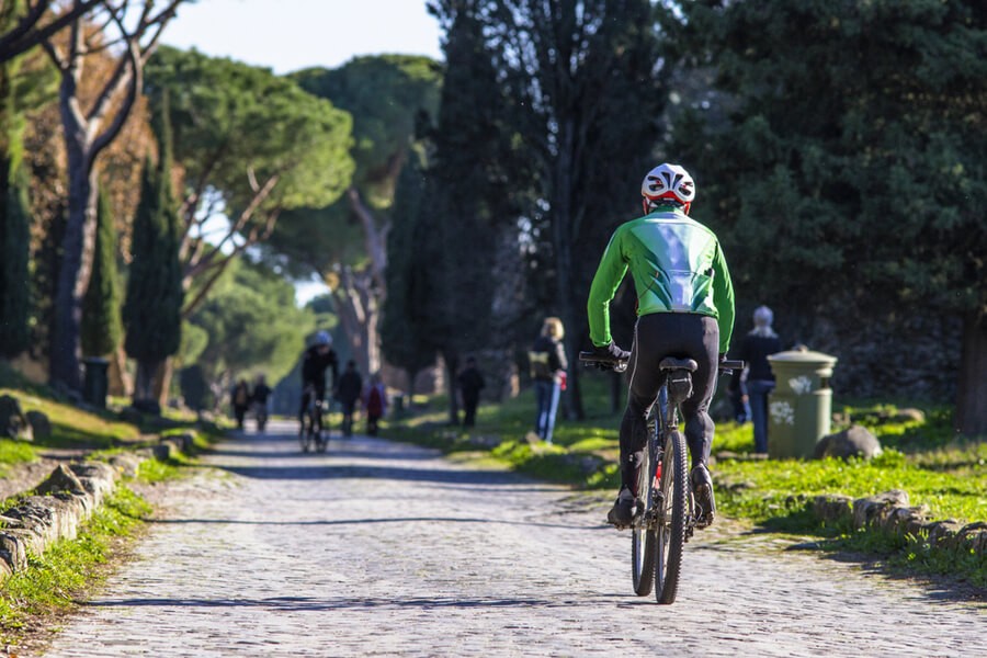 Via Appia in bicicletta